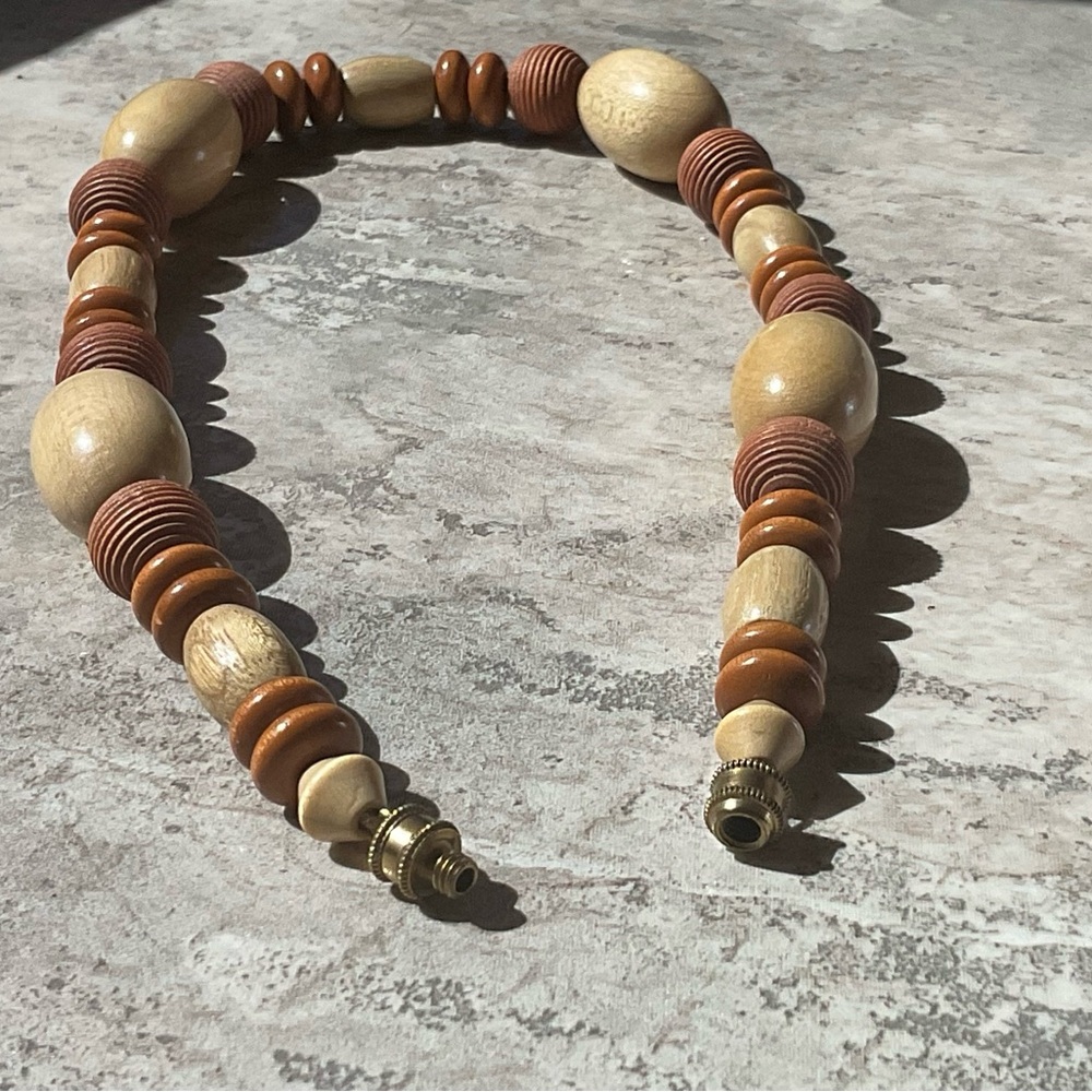 Wood bead necklace Various size shapes color screw closure 15” long - Picture 4 of 8